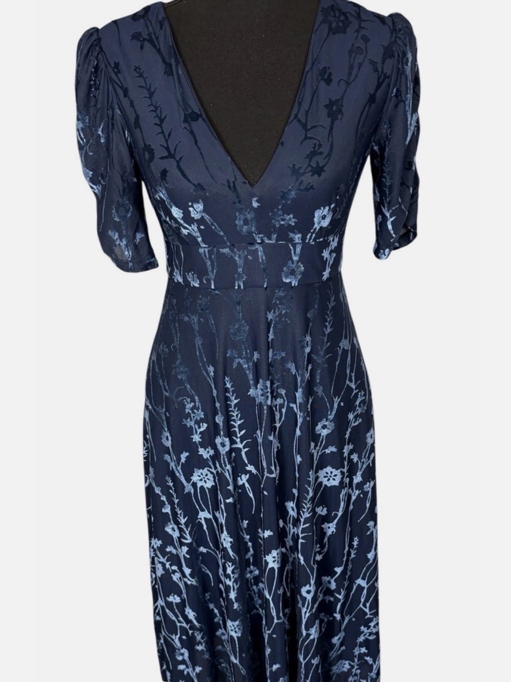 Anthropologie Blue Floral V-Neck Women's cocktail Dress